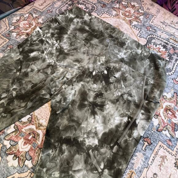 Lululemon Align High Rise Leggings Cropped Women's Size 20 Has Pockets Gym Yoga - Picture 13 of 15